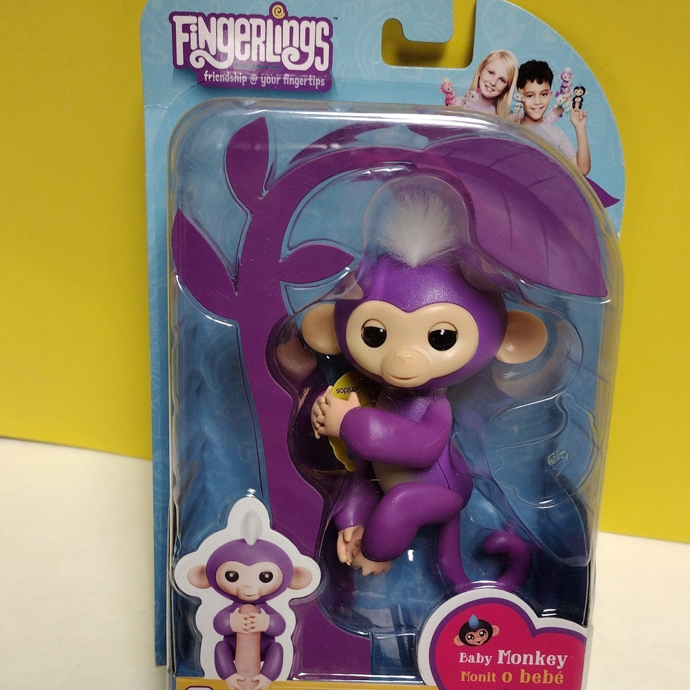 Fingerlings Baby Monkey Purple With White Hair Mia Interactive Toy